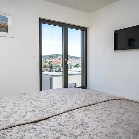 Luxury With Heated Pool Trogir