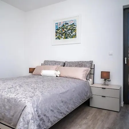 Luxury With Heated Pool Apartmán Trogir