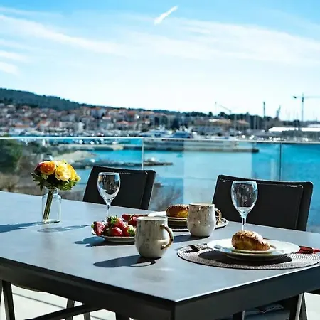 Apartmán Luxury With Heated Pool *