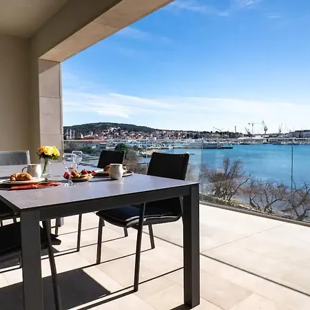 Luxury With Heated Pool Apartmán *